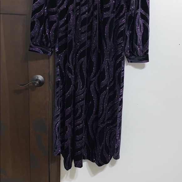 Dress - Picture 2 of 4